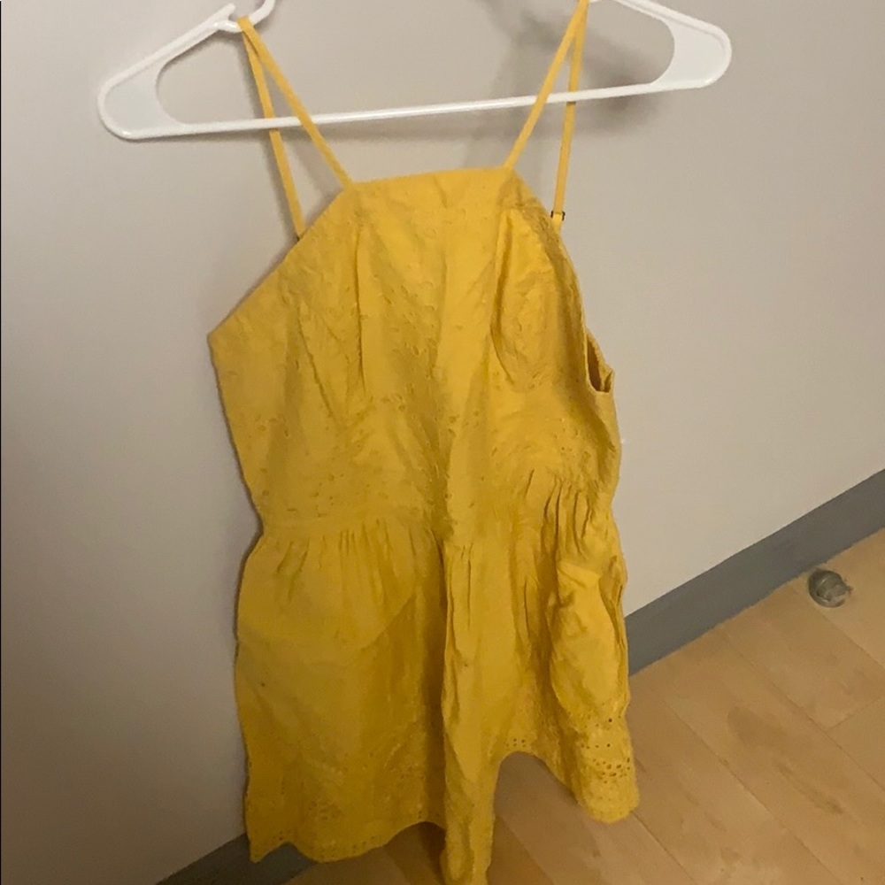 yellow dress